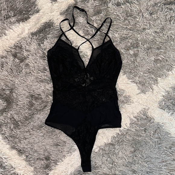 Guess Bodysuit - Picture 2 of 3